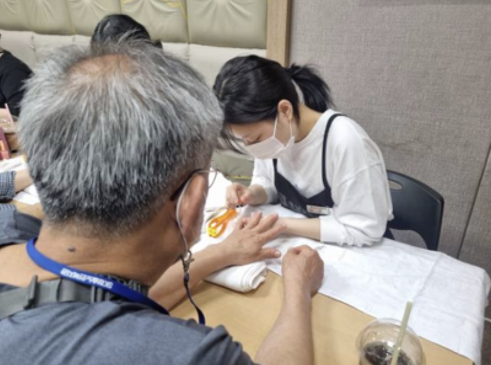 2024년 동남보건대학교 뷰티케어학과 연계 뷰티케어 봉사활동 실시